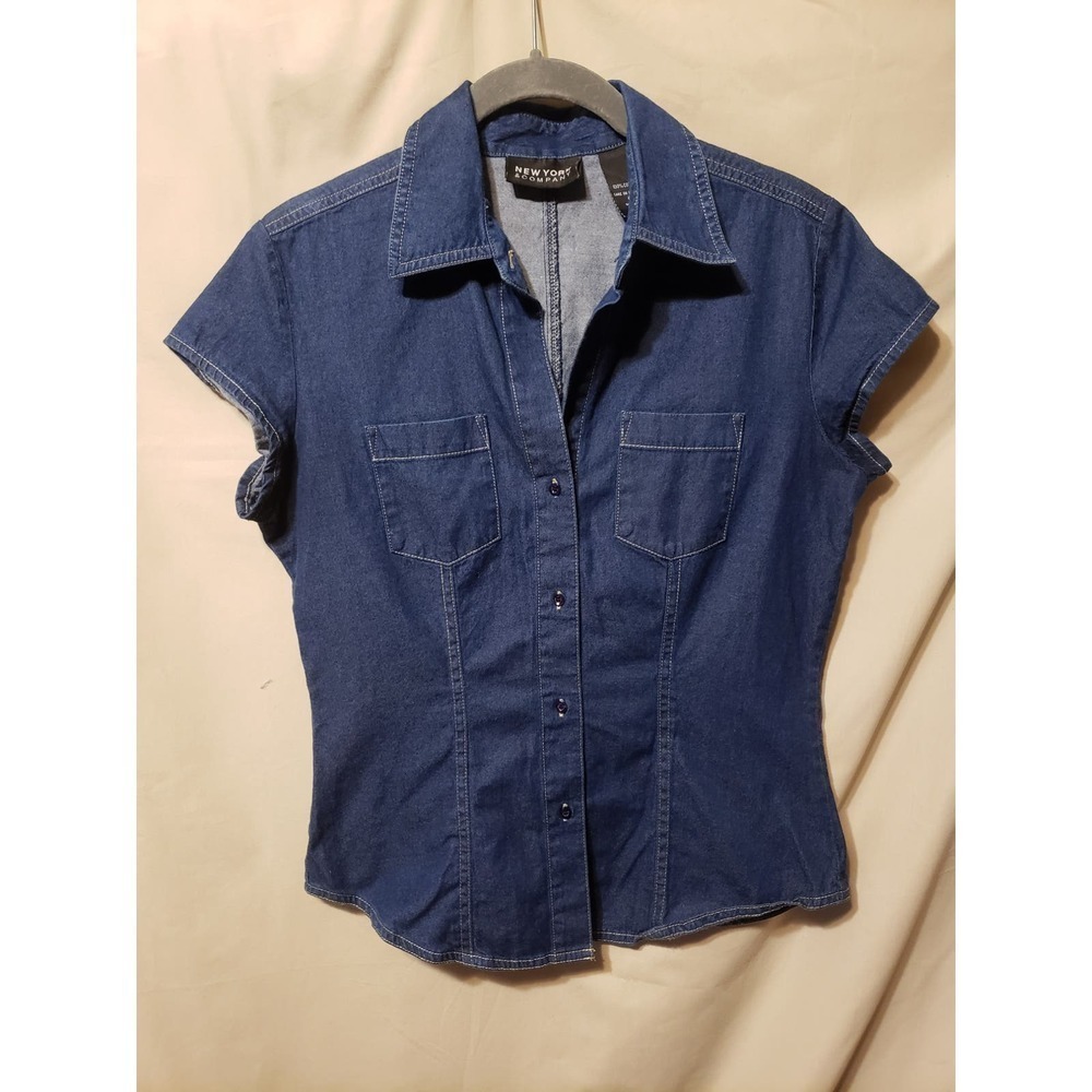 Small cap sleeve button up denim shirt. 22" shoulder to hem.